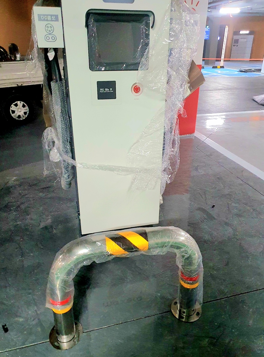 스텐볼라드는-전문-업체가-설치해야-합니다.