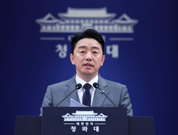 청와대 강훈식 실장 "5월 원유 87% 확보" 및 공급망 다변화 성공 분석