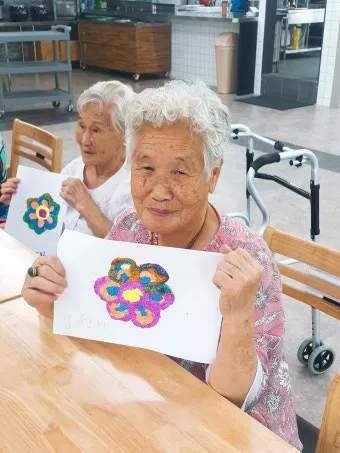노인을 위한 미술치료 방법과 감정 회복 효과 정리_4