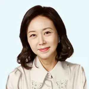 수지맞은 우리에서 장윤자 역을 맡은 조미령