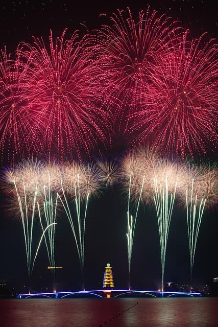광안리 불꽃축제&amp;#44; 단 하루를 위해 수십만 명이 찾는 대한민국 대표 야경 축제