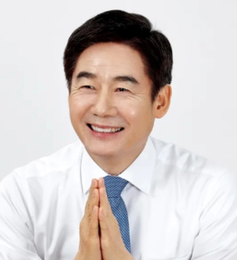 이용호 국회의원 프로필 나이 고향 학력 재산 경력 평가
