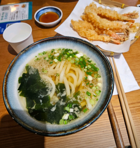 생생정보통 오늘 방송 맛집 타츠진 우동 딴뚝 통나무집 식당 예약 메뉴 가격 특별혜택