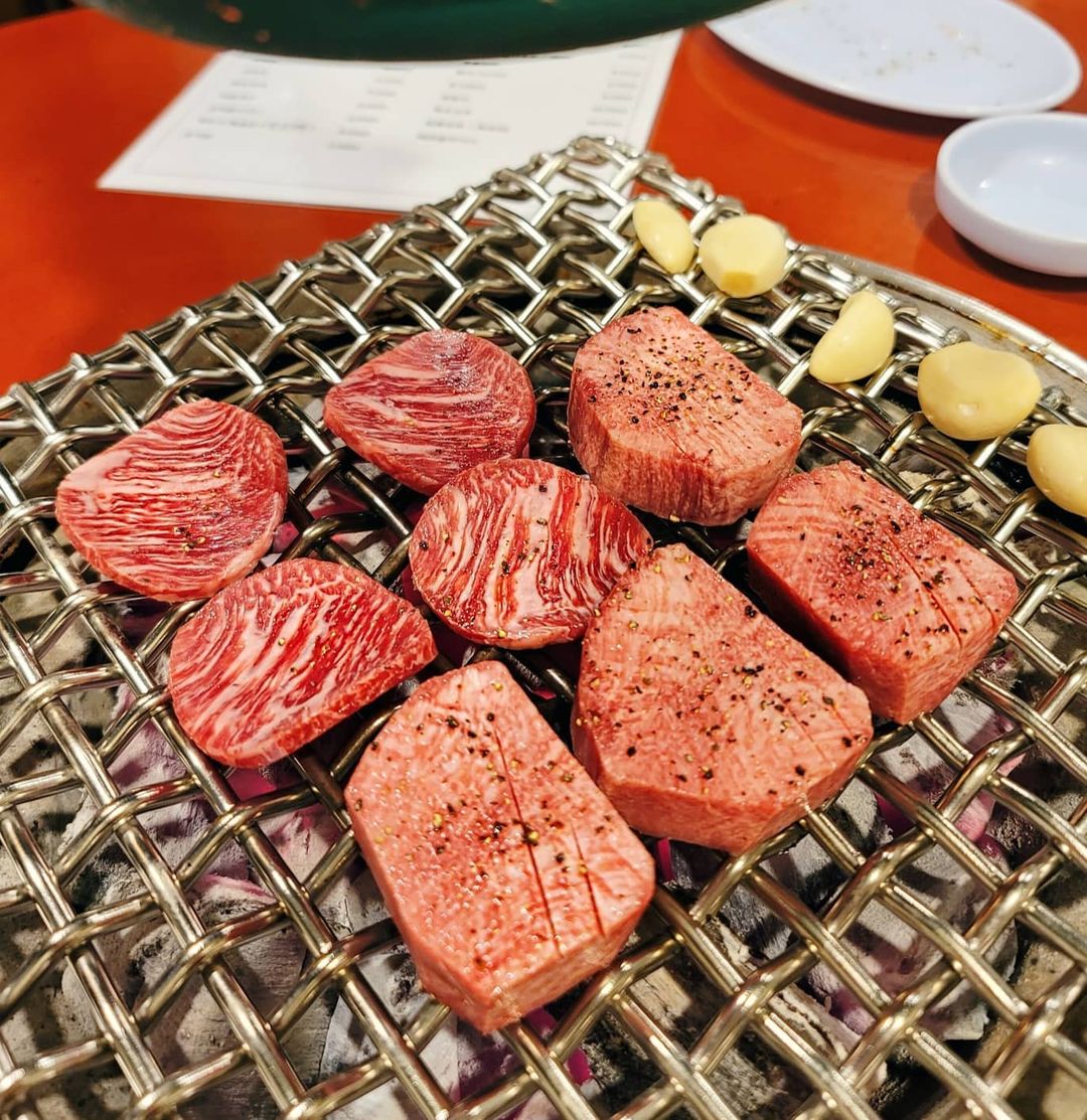 토요일은 밥이좋아 용산 남영동 투뿔 한우 주물럭 맛집 등심 살치살 우설 특양구이 마늘국수 무생채비빔면 서울 핫플레이스 재벌집 장손 김남희 토밥 좋아 방송정보