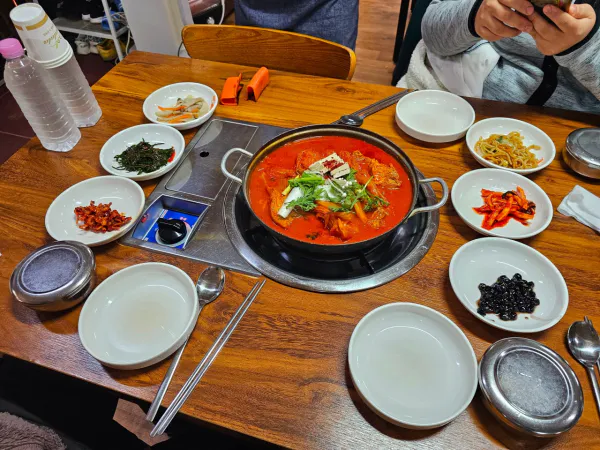 생생정보 기다려야 제맛 통고기 김치찌개
