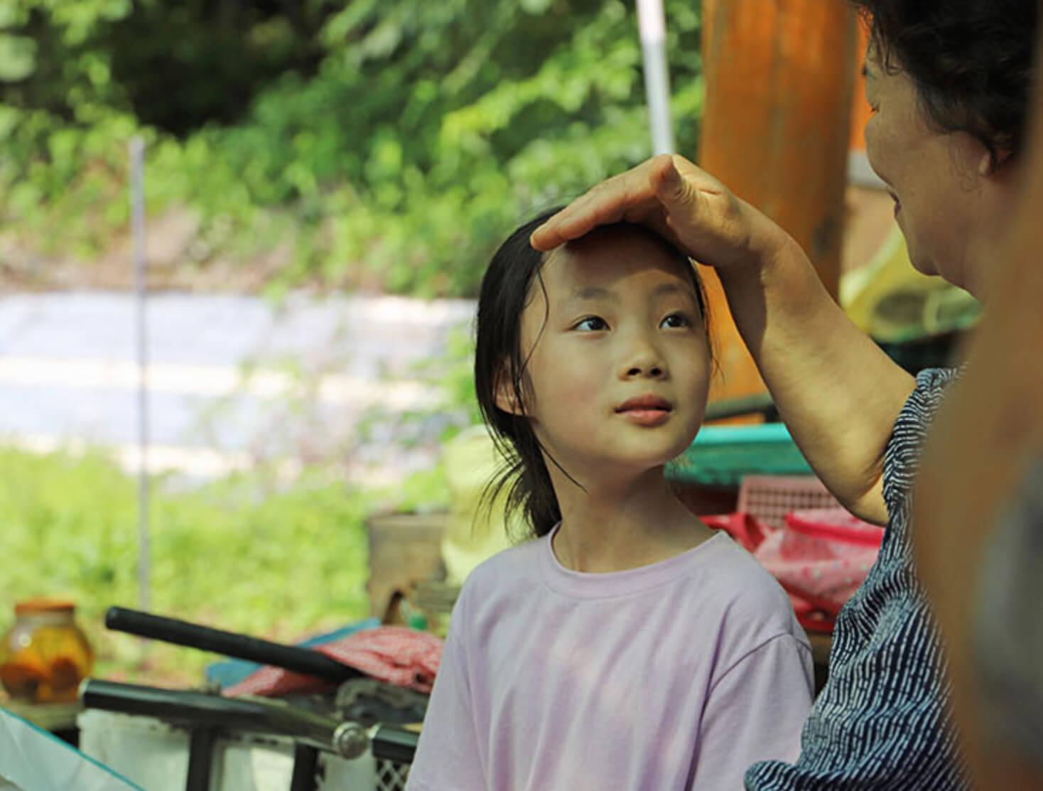 지윤이 땀 닦아주는 할머니