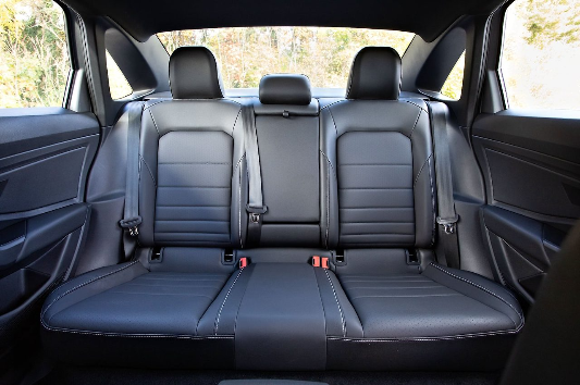 2024 폭스바겐 제타 내부디자인