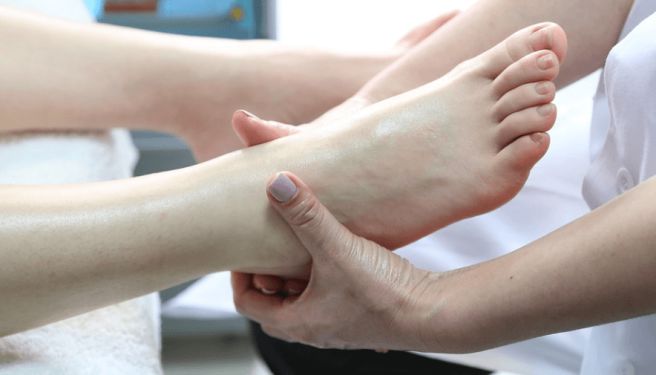 발등 물혹이 생기는 이유