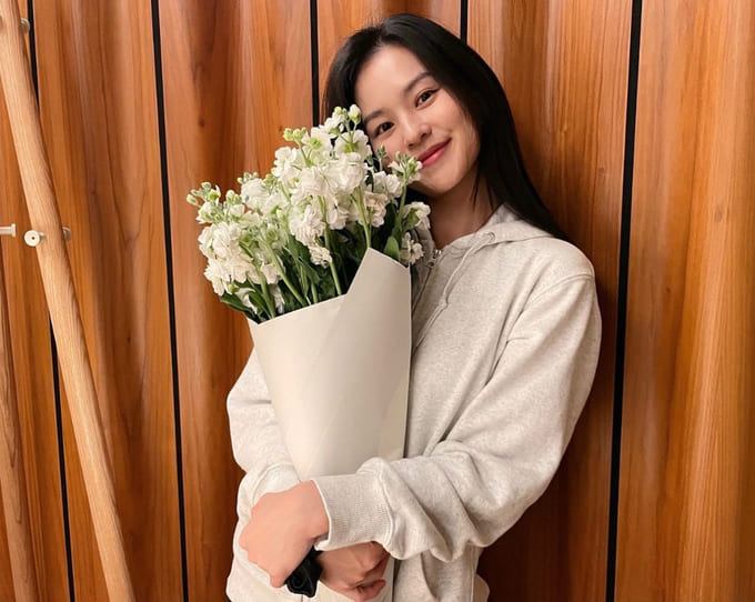 김윤혜 사복