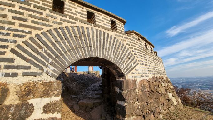 장대 안팍 돌담의 사진 작은 사진 4장