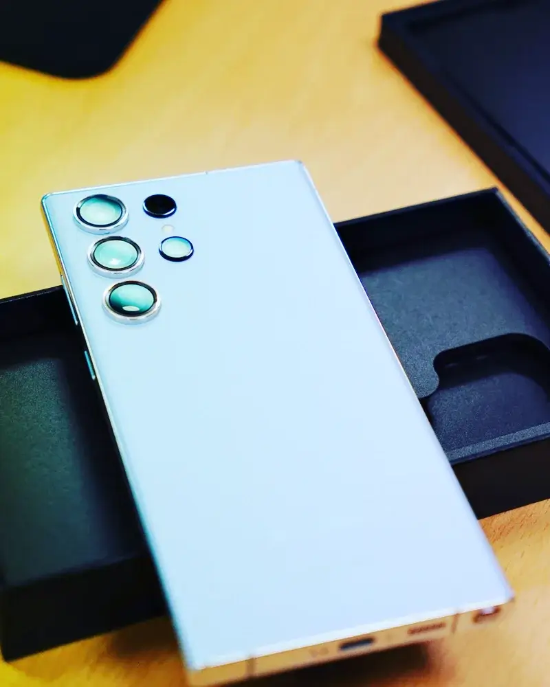 갤럭시 S23 뒷면