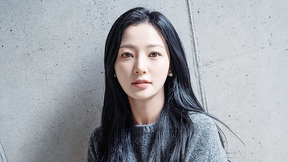 학폭 폭로자, 100억 손해배상 청구 예고하며 입국