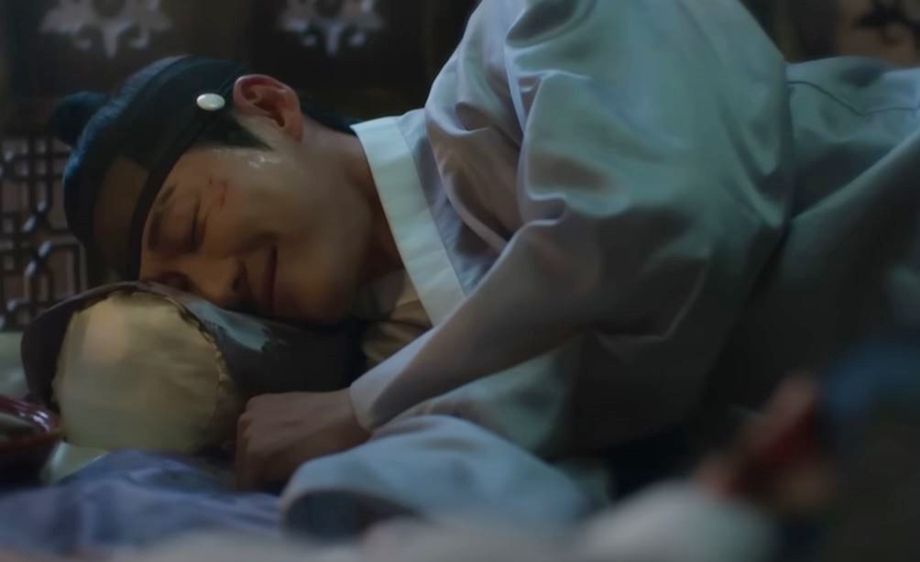 길채의 간호에 웃음 짓는 장현