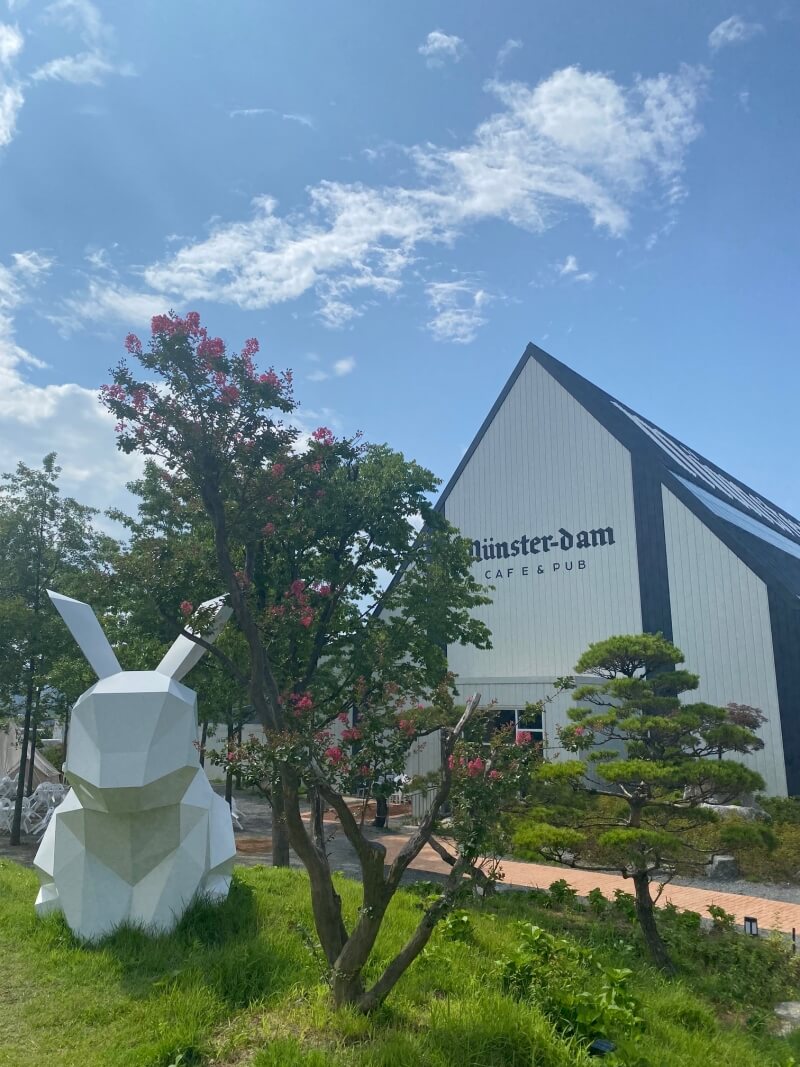 파주에 위치한 카페 뮌스터담 외부 전경