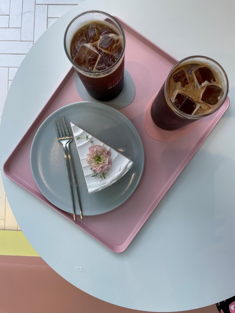 카페-웁스어데이지-주문한-메뉴들