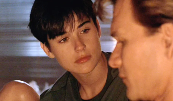 사랑과 영혼 속의 데미무어