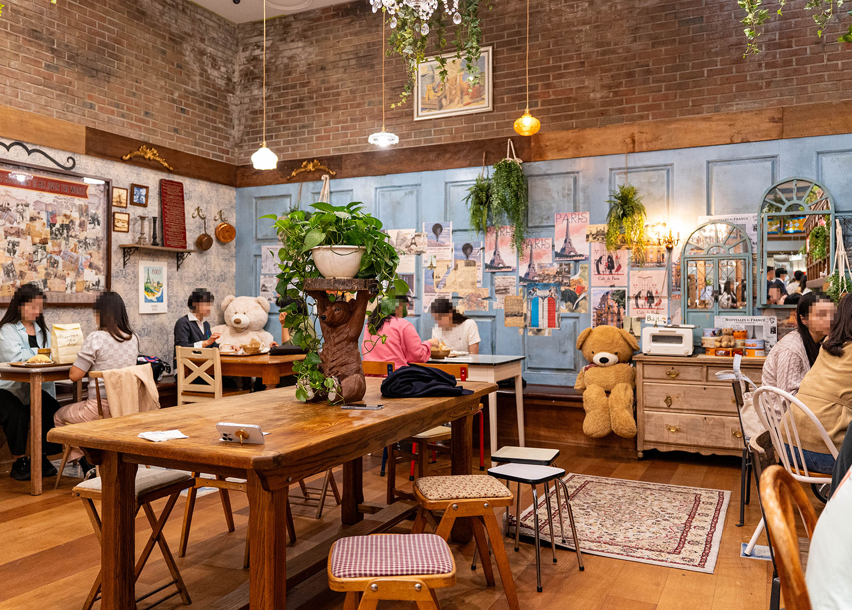 테디뵈르하우스 더현대서울점