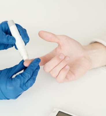 당뇨병은 현대인들에게 익숙한 질환 중 하나로, 인슐린의 분비 부족으로 인해 발생하는 대사질환이다