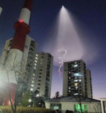 미확인 고체 추진 우주 발사체