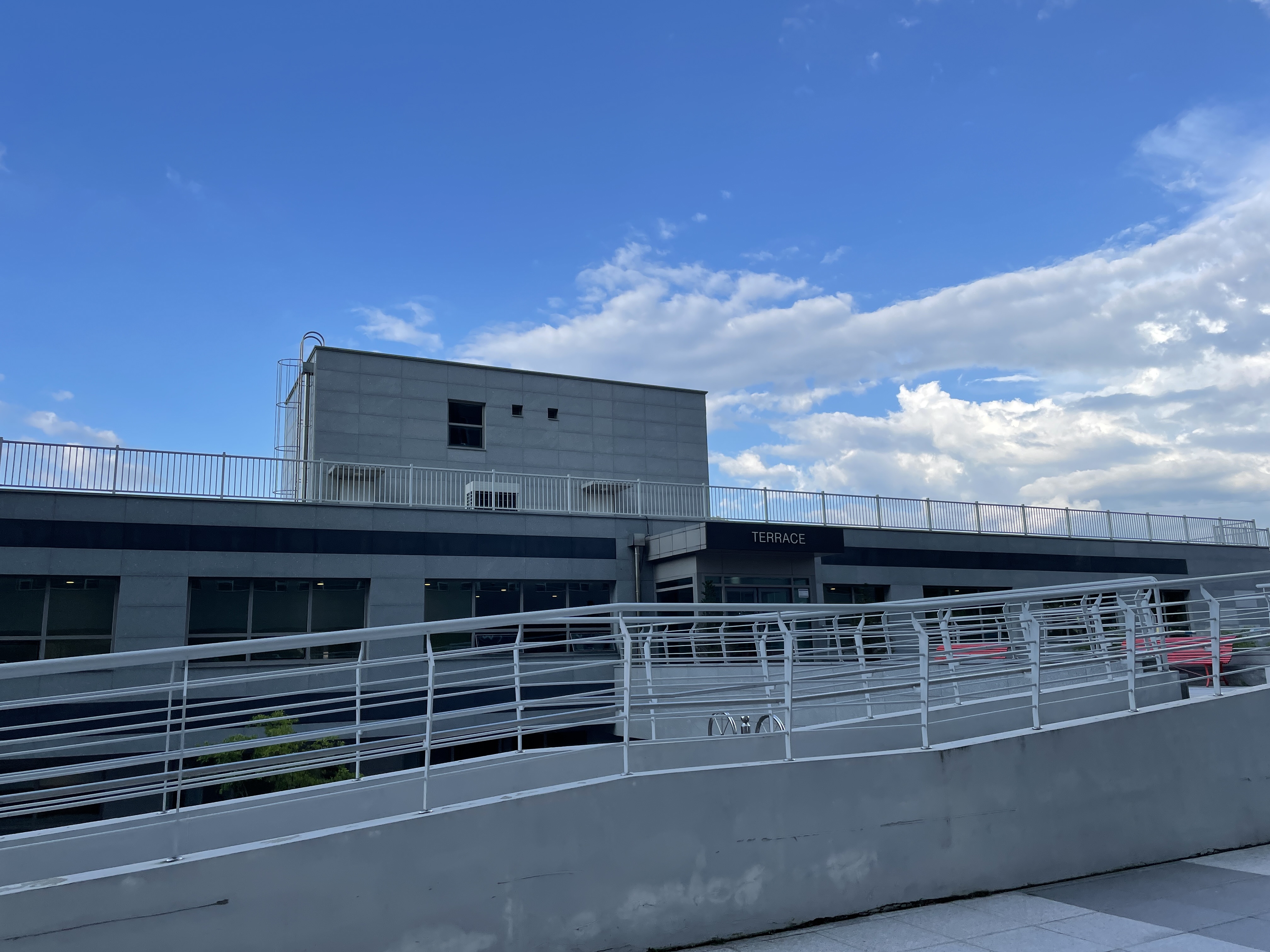 평창 더화이트호텔 외관