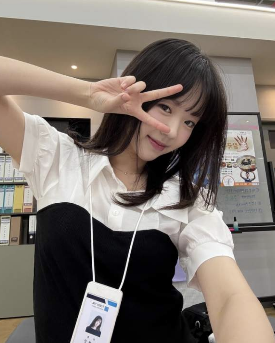 지예은 프로필 사진 열애 이야기로 화제 모은 배우 근황