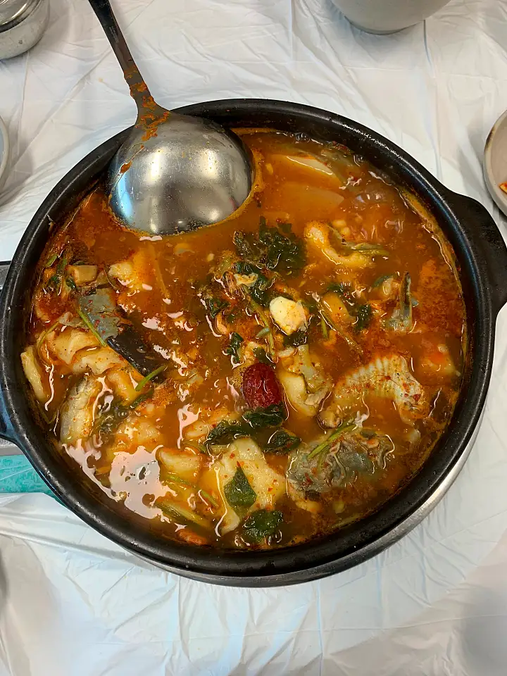 백반기행 177회 윤소이 편 새우탕 메기매운탕 메기탕 합천 맛집 소개