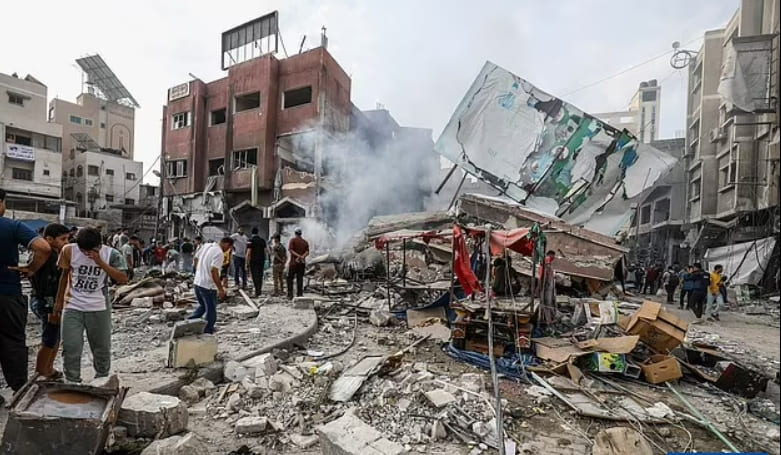 1시간에 250회 공습 이스라엘, "가자지구 초토화...곧 난민촌 텐트 들어설 것" VIDEO: Gaza 'will soon be a tent city' says Israeli official as IDF launches 250 airstrikes in one hour...