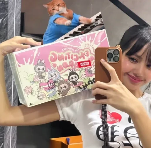 라부부 블랙핑크 리사 인증샷