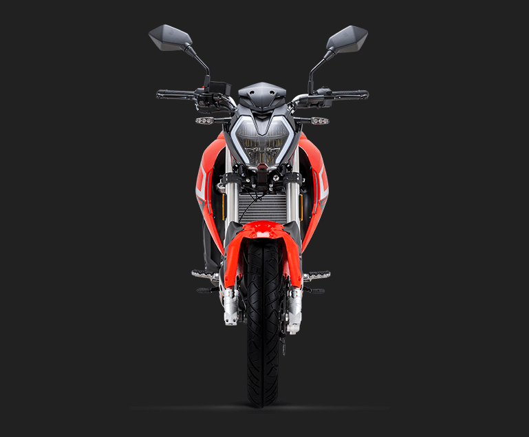 빨간색 오토바이 정면