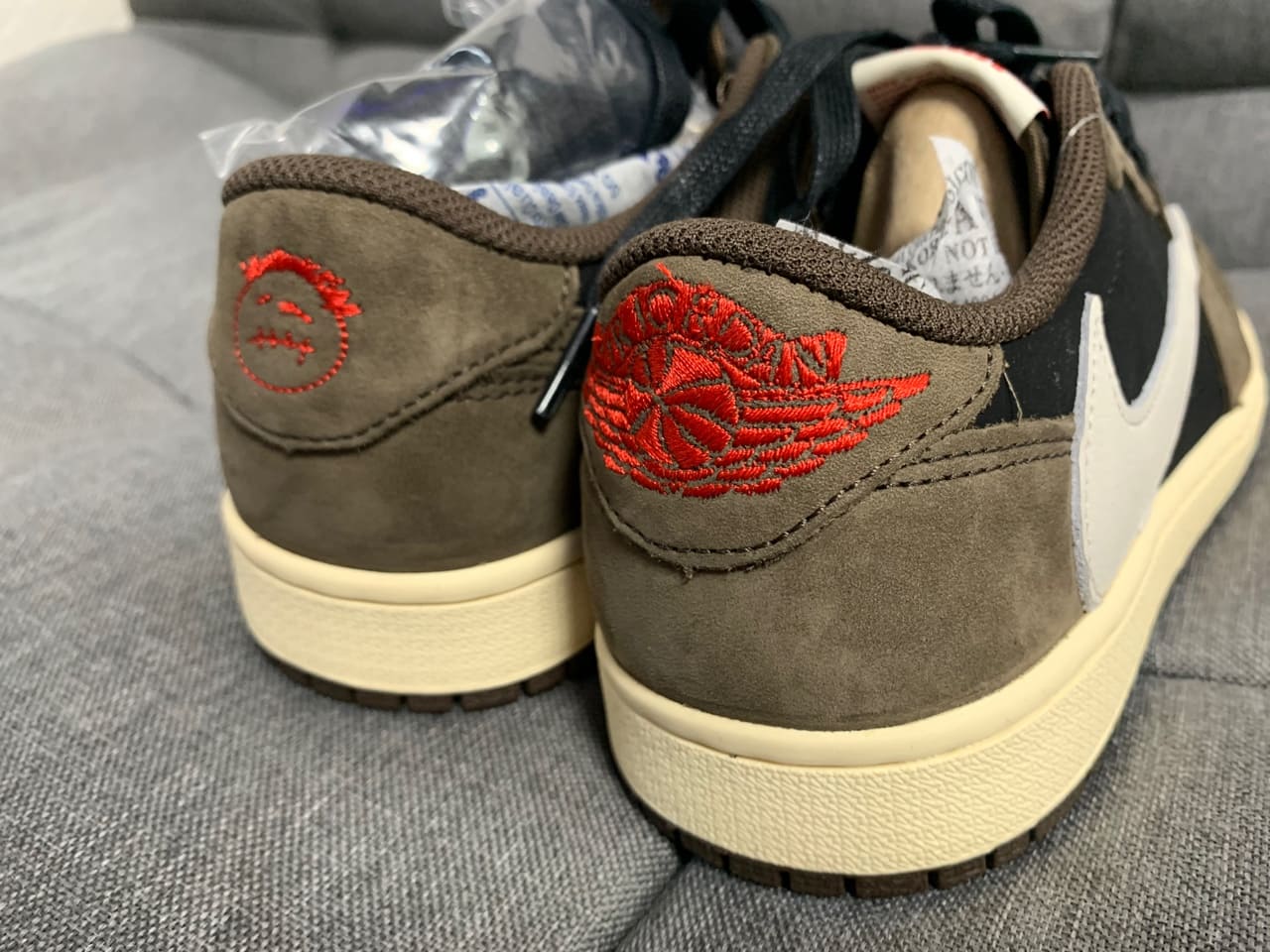 조던1 트래비스 스캇 로우 뒷모습