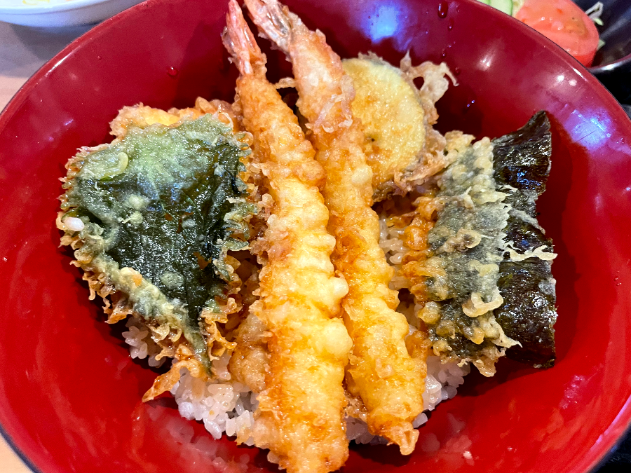 Umenoya 소바 전문점의 텐동