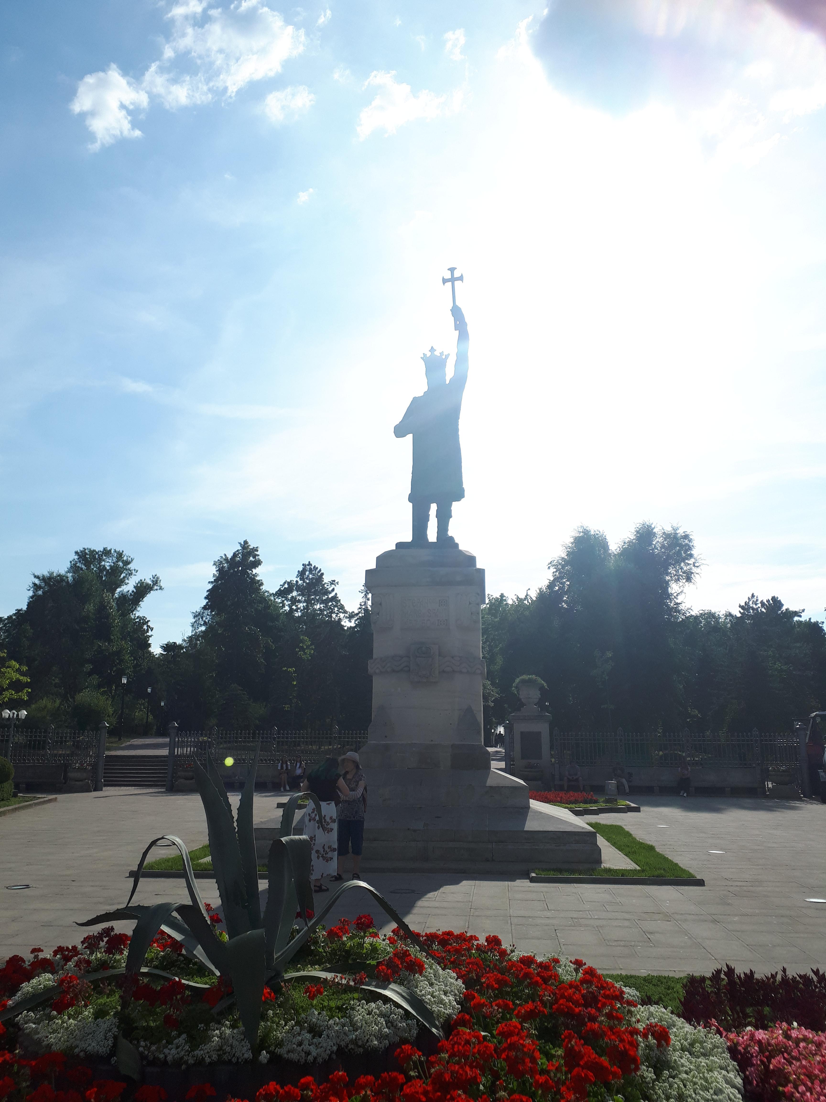 몰도바 키시나우 슈테판 대공 기념비 정면