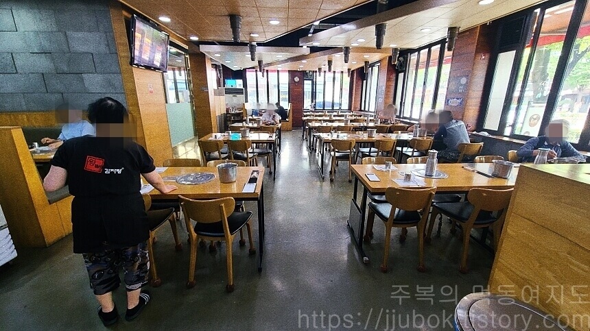 왕뼈-감자탕-망원본점-내부