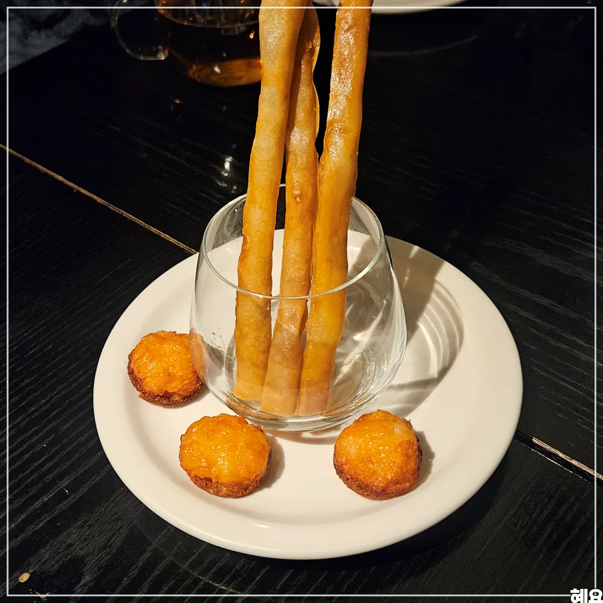 압구정-골드피쉬딤섬퀴진-멘보샤-춘권튀김