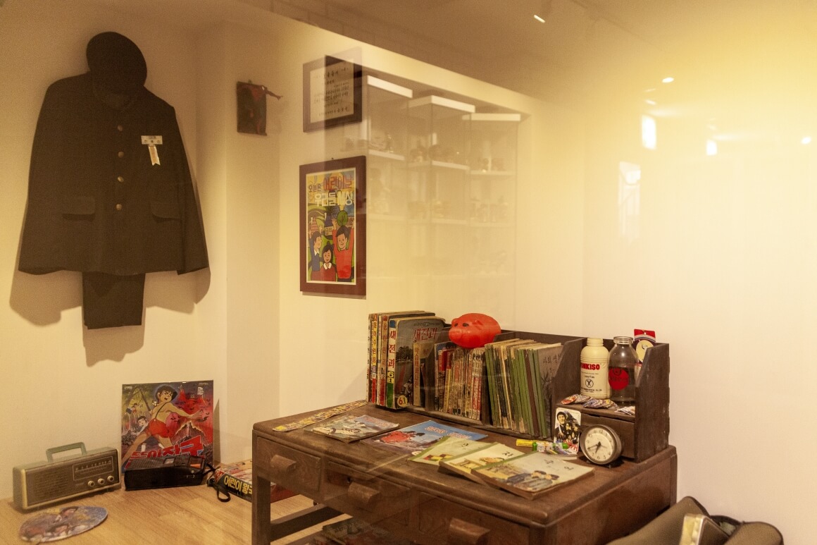 진용선 관장이 직접 꾸민 추억의 공부방