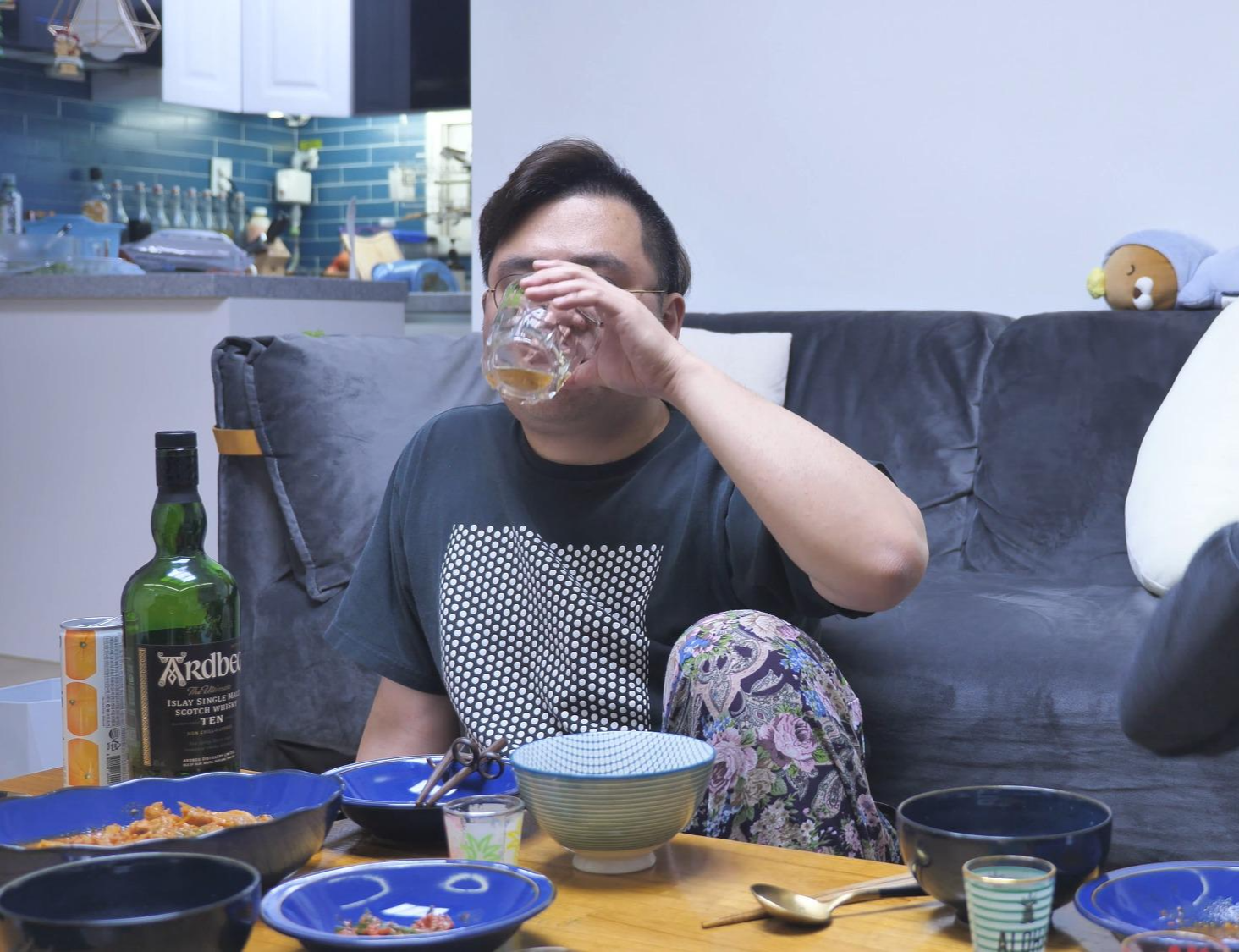 술마시고-기타치기-음주연주-기타연주-초보기타