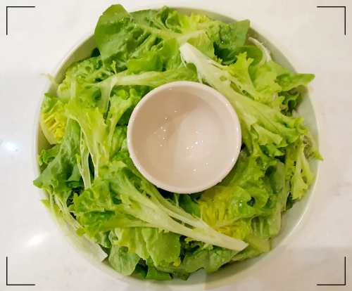 채소-접시에-놓기