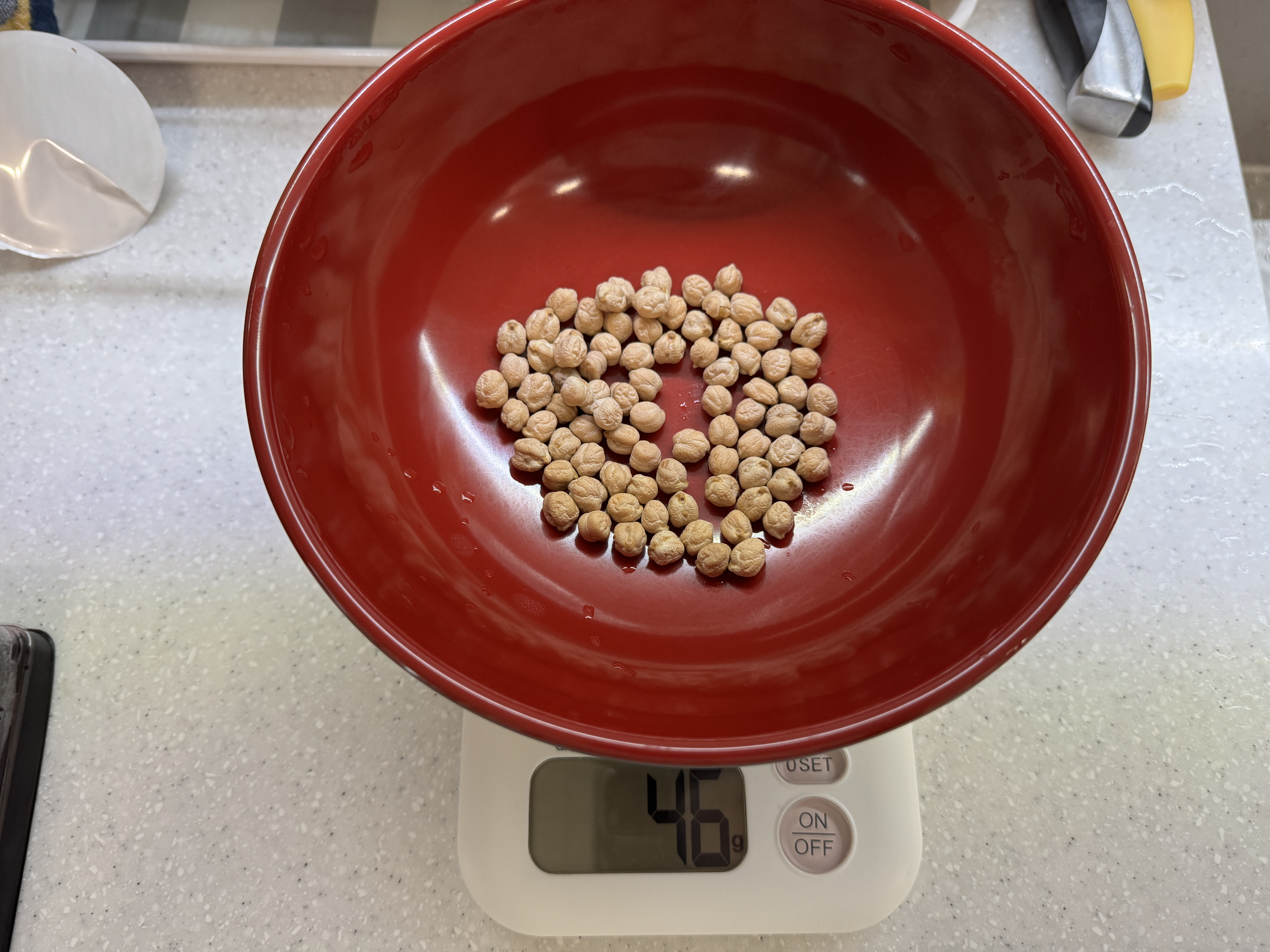 병아리콩 46g 계량한 사진