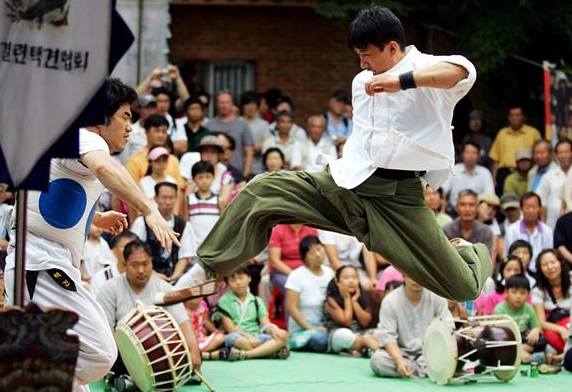 스트레스 해소에 도움이 되는 택견 수련