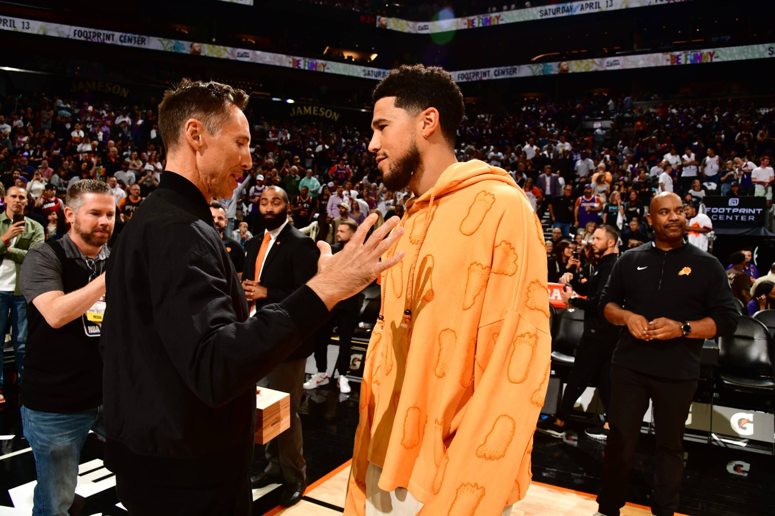 스티브 내쉬와 데빈 부커 사진