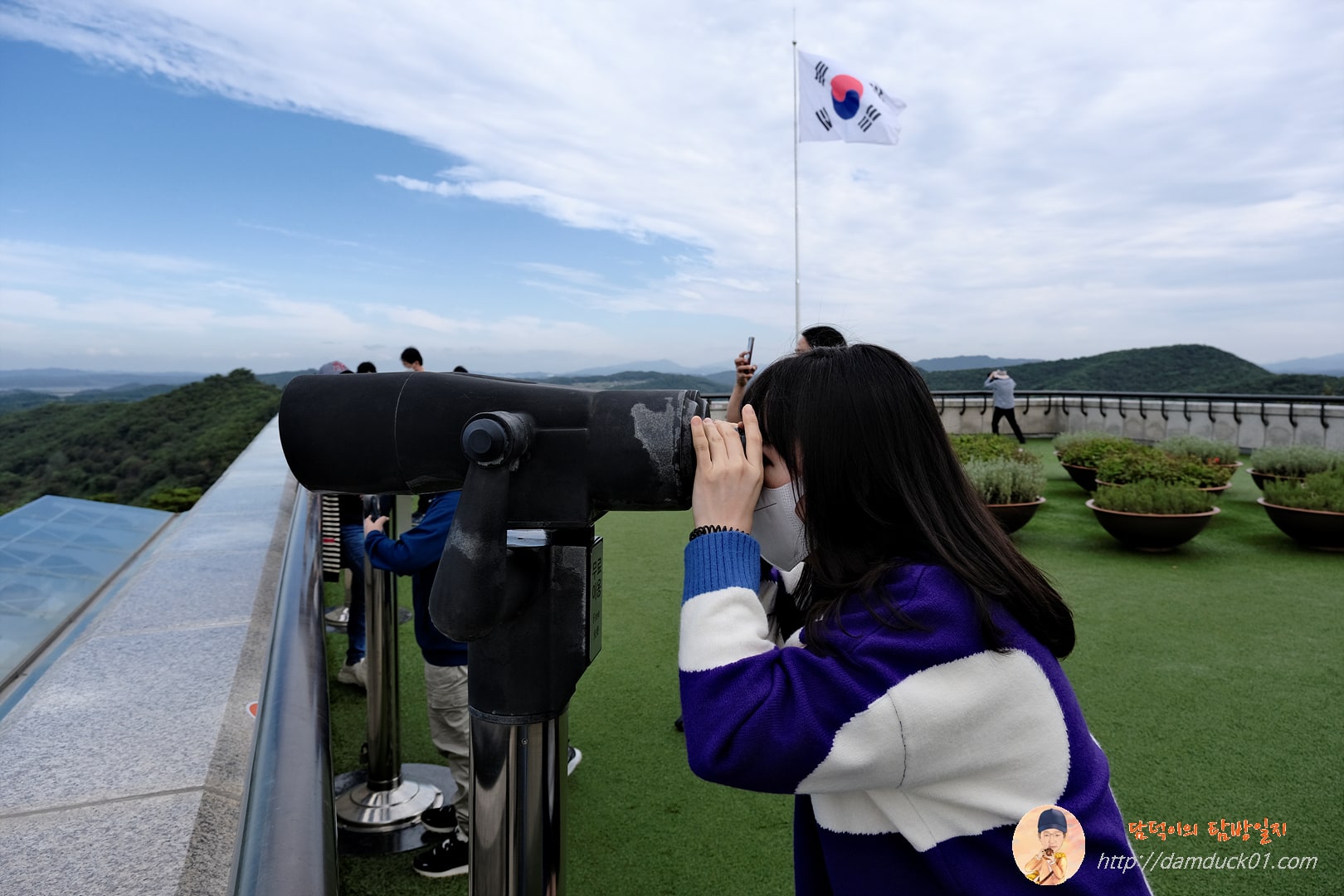 오두산통일전망대의 망원경