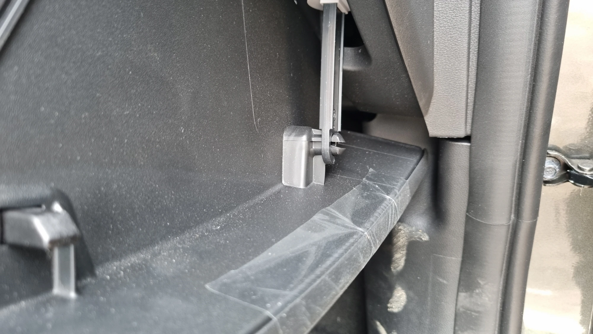 글로브박스 고정 고리