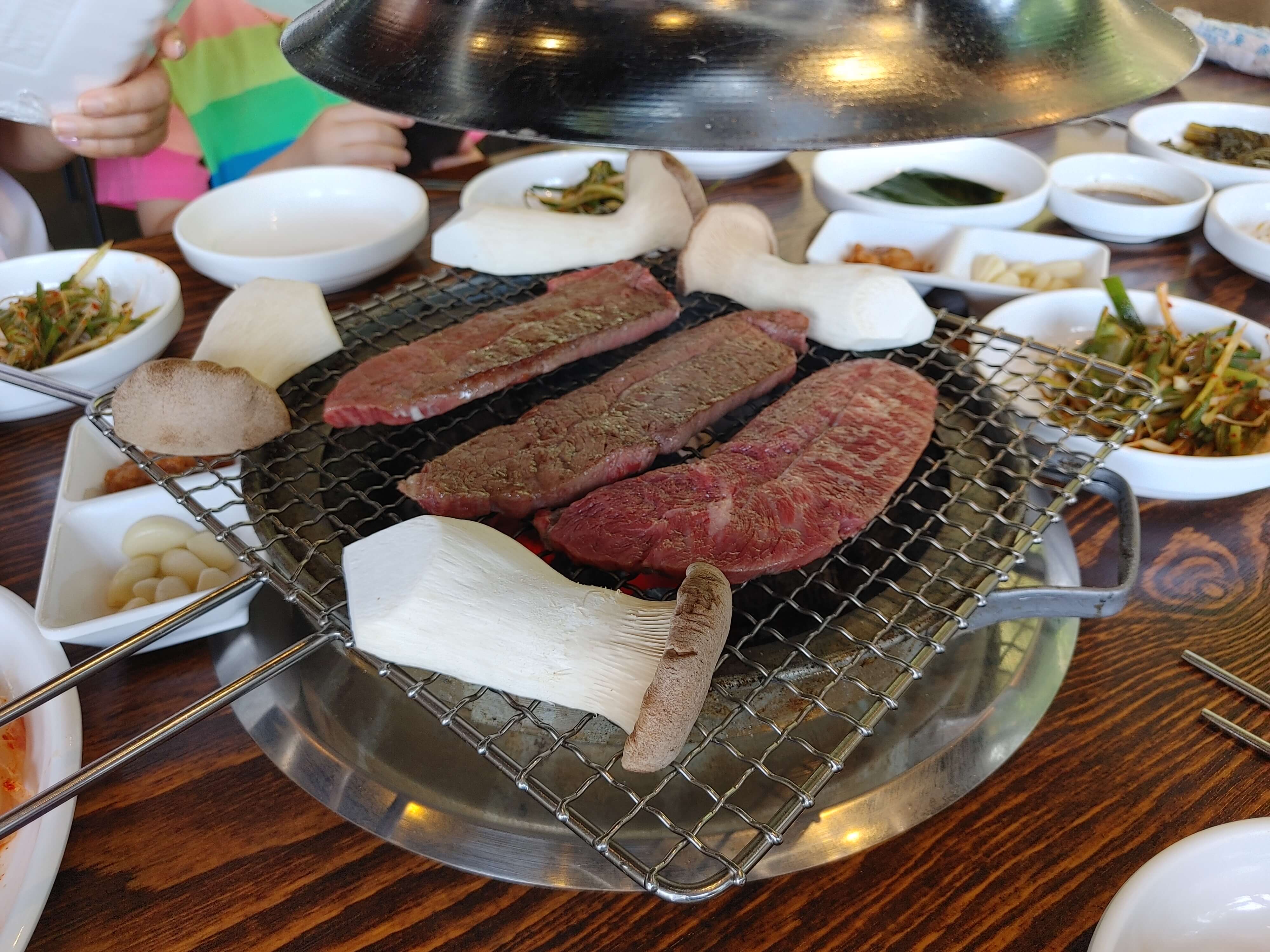 소토_한우_식육식당_고기_굽기