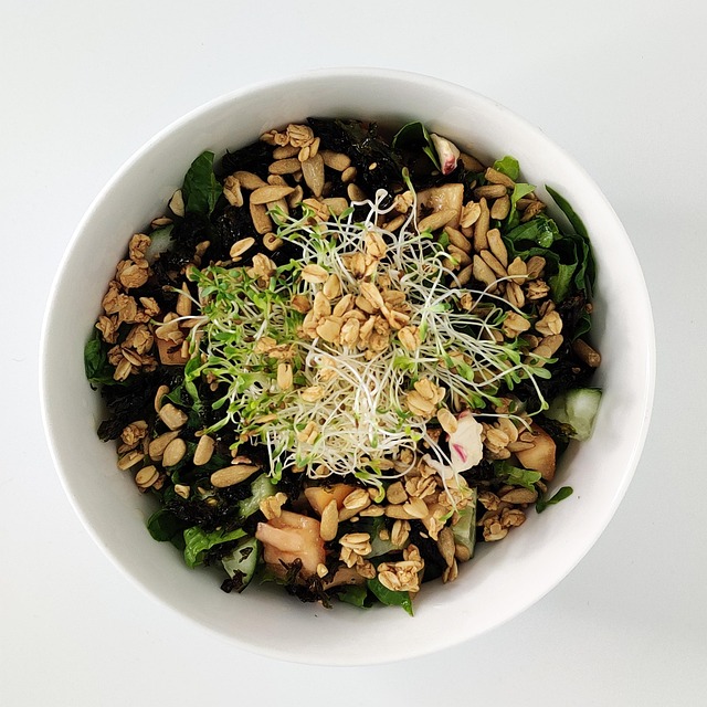 맛있는 김 샐러드 음식