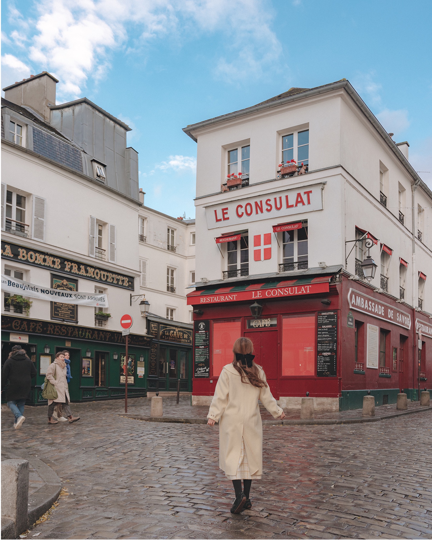 파리 거리 배경 인물 사진