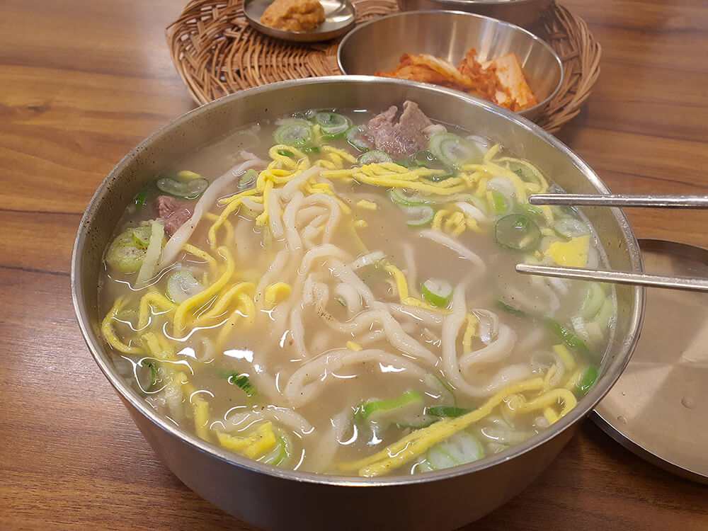 평이담백 뼈칼국수 방이점 - 뼈칼국수2