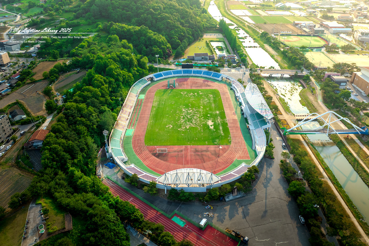 #꽃 #강 #운동장 #양귀비 #괴산 #스포츠센터 #스타디움