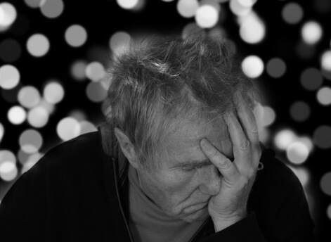 치매로 고통받는 환자 모습