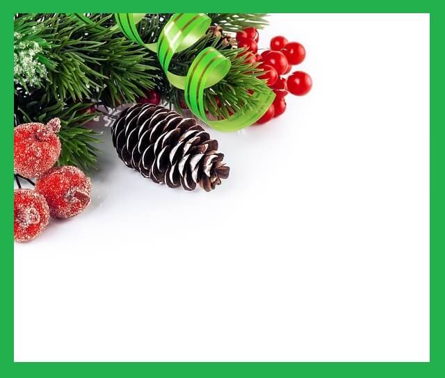 하얀-바닥-위-트리장식