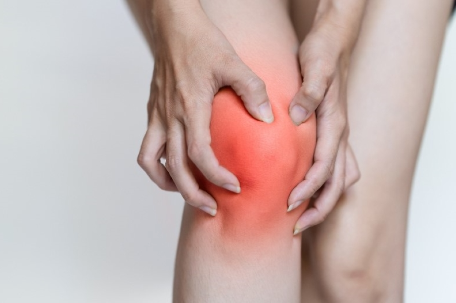 무릎 통증 퇴행성 관절염 via canva